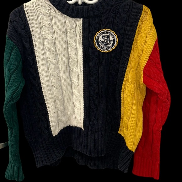 Tommy Hilfiger Color Block Cable Knit Sweater with Embroidered Logo - Picture 2 of 3